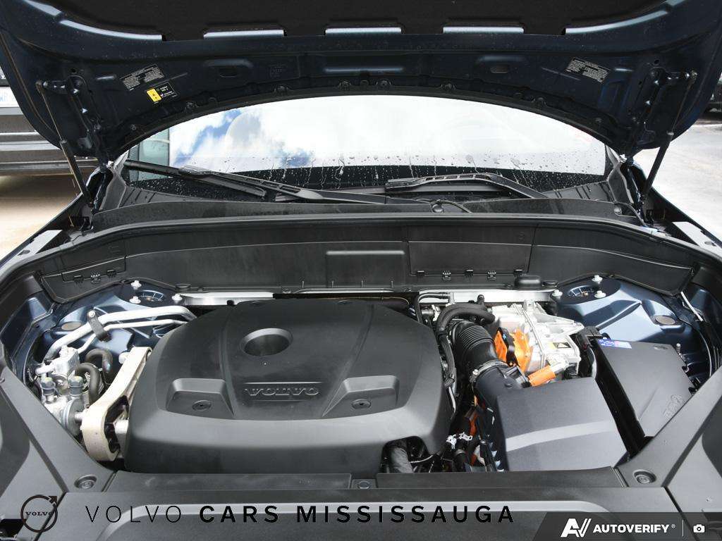 2025 Volvo XC90 Ultra Bright Theme thumb 8