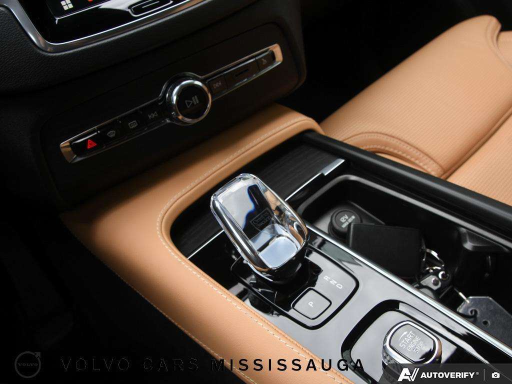 2025 Volvo XC90 Ultra Bright Theme thumb 19