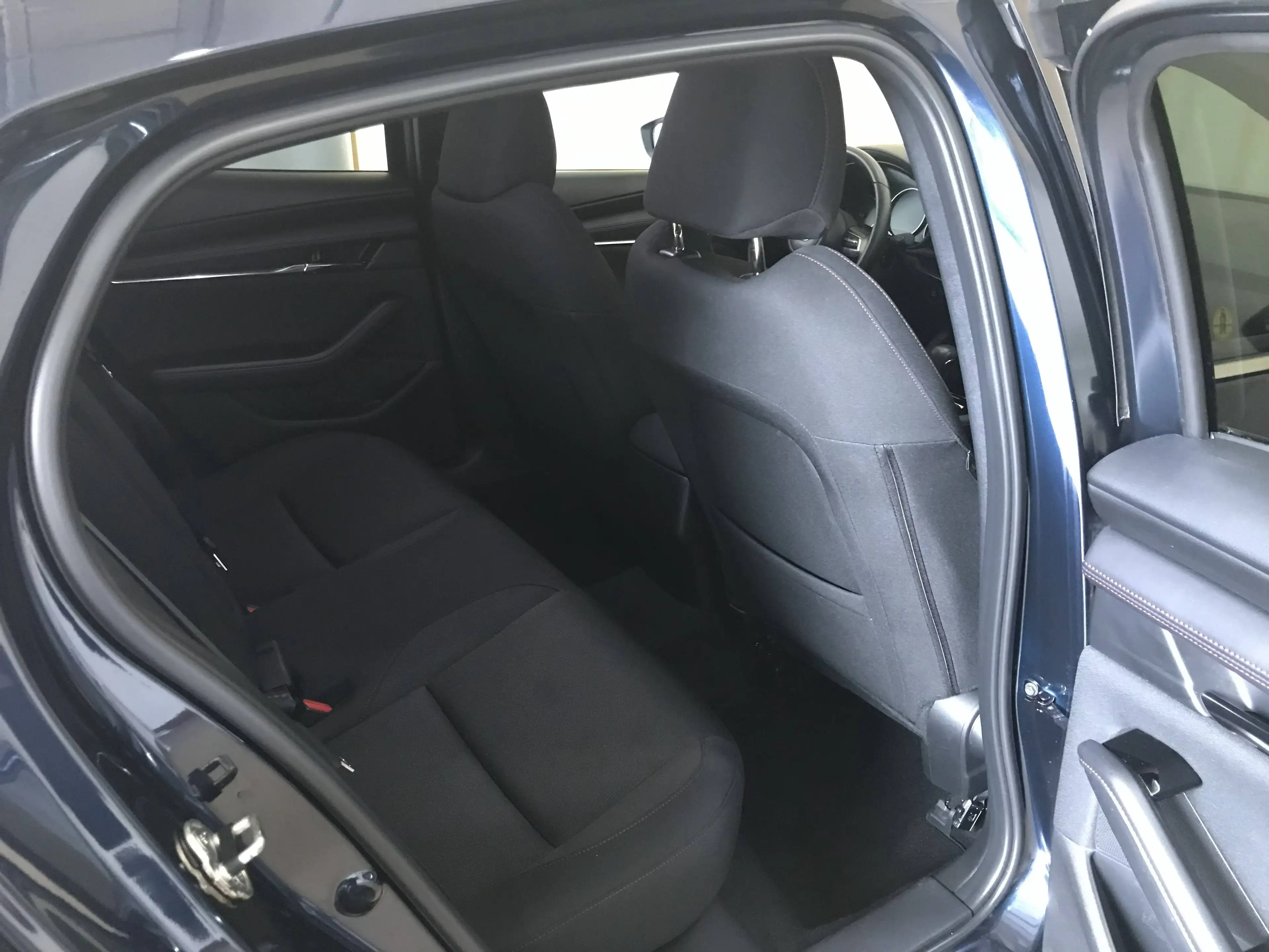 Mazda 3 S SKYACTIV-G 2.0 M Hybrid 6AG HOMURA — photo 8