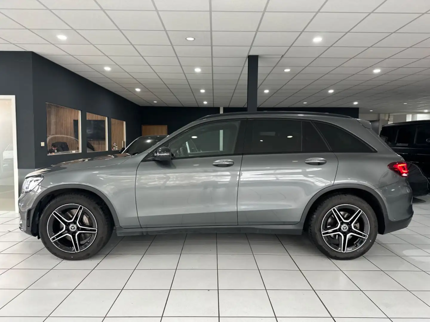 Mercedes-Benz GLC 220 d 4Matic*AMG-LINE*PANO*360*MBEAM*NIGHT* Grau - 2