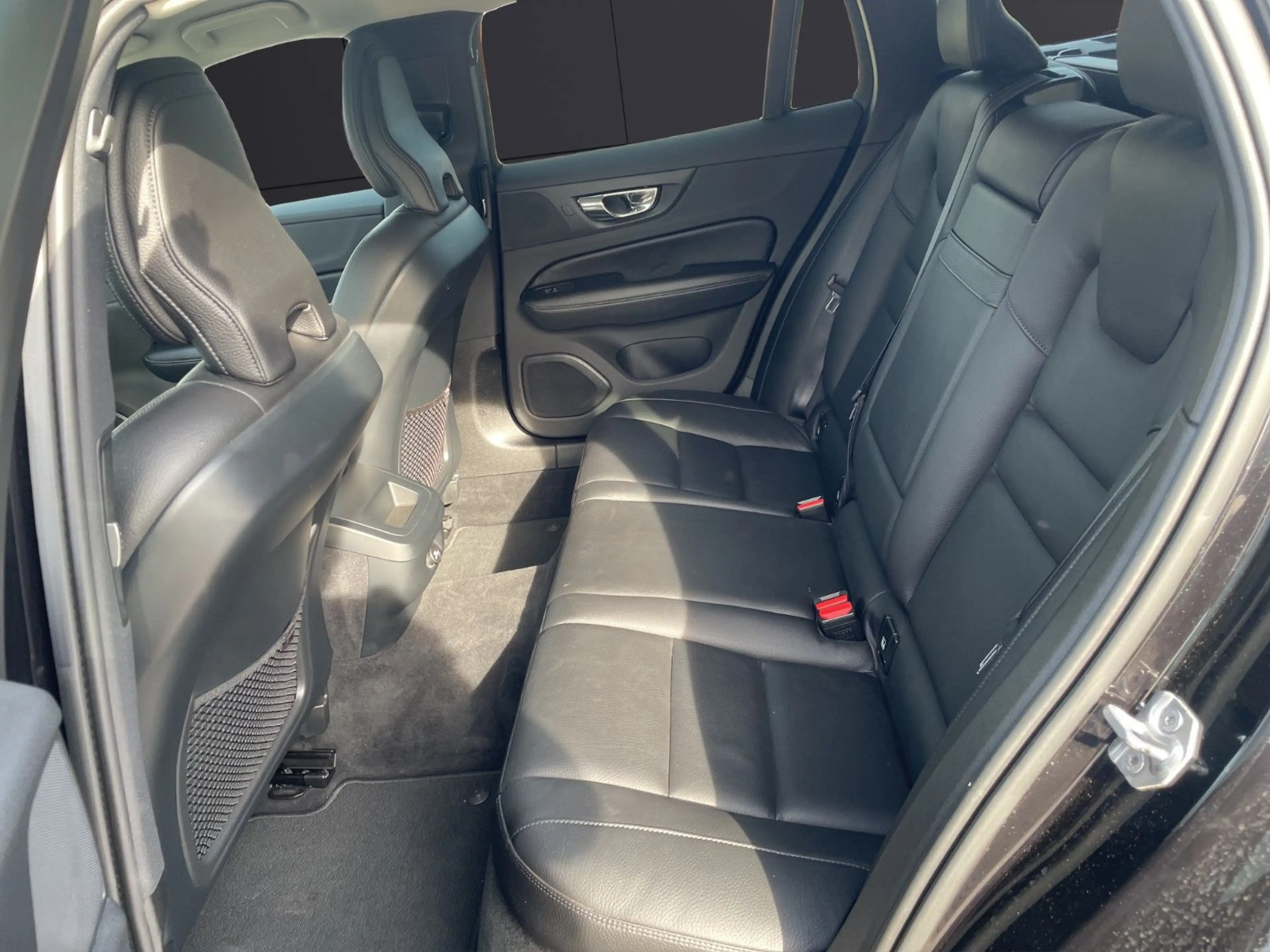 Volvo V60 Kombi Momentum*Apple CarPlay*Navi*Tempomat* — photo 12