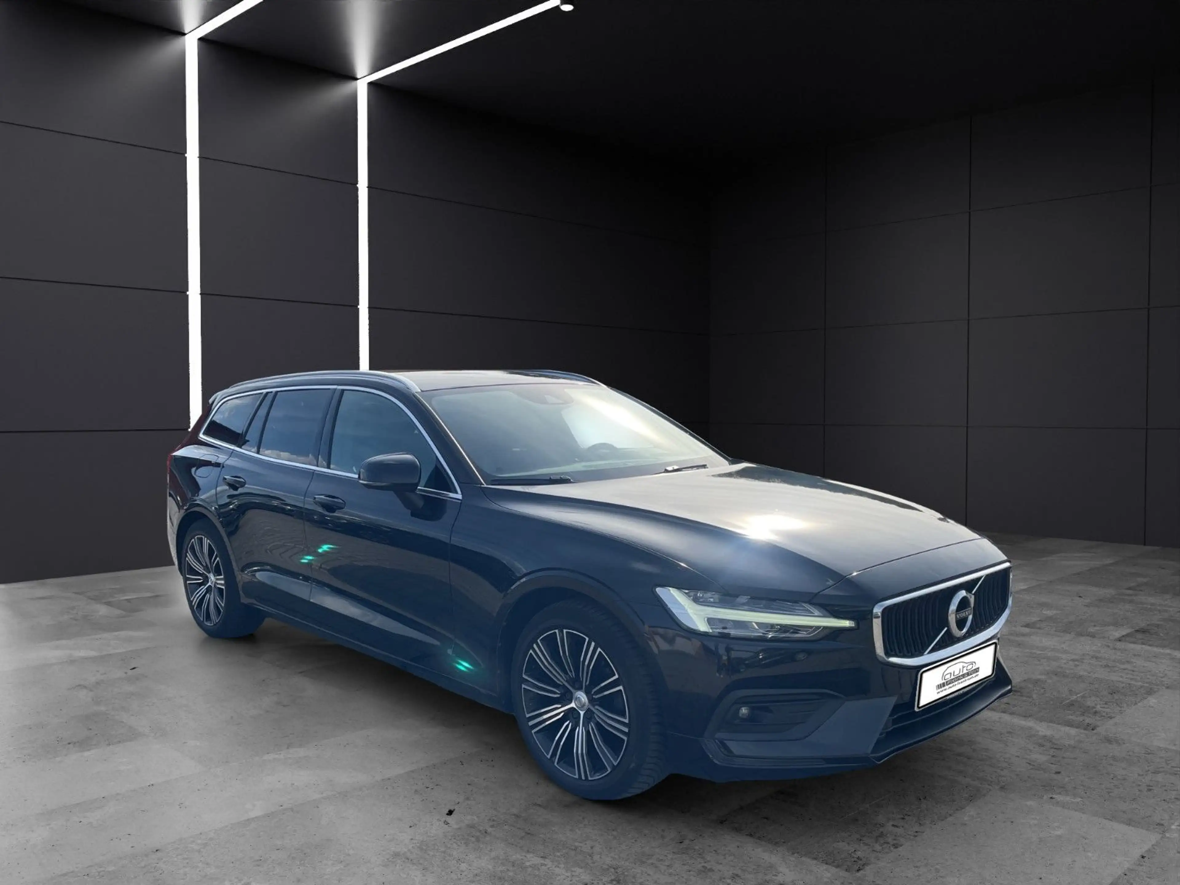 Volvo V60 Kombi Momentum*Apple CarPlay*Navi*Tempomat* — photo 8