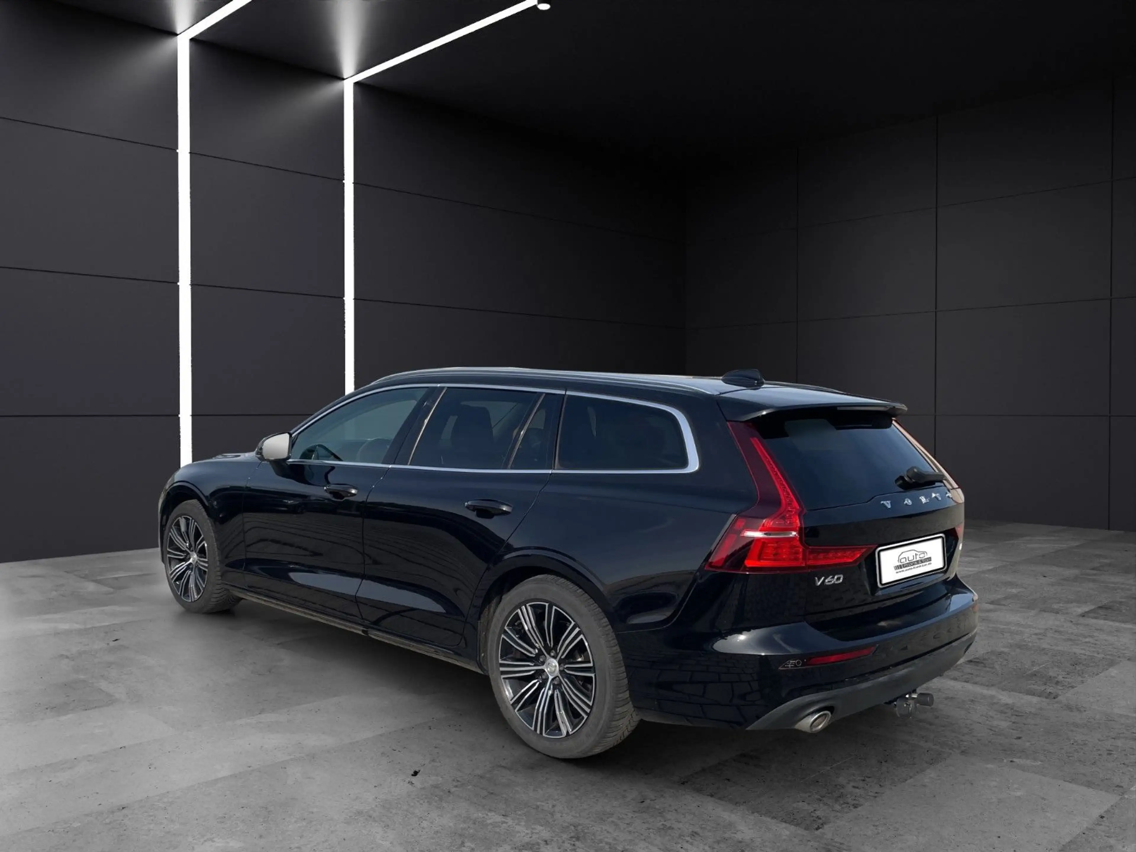 Volvo V60 Kombi Momentum*Apple CarPlay*Navi*Tempomat* — photo 4