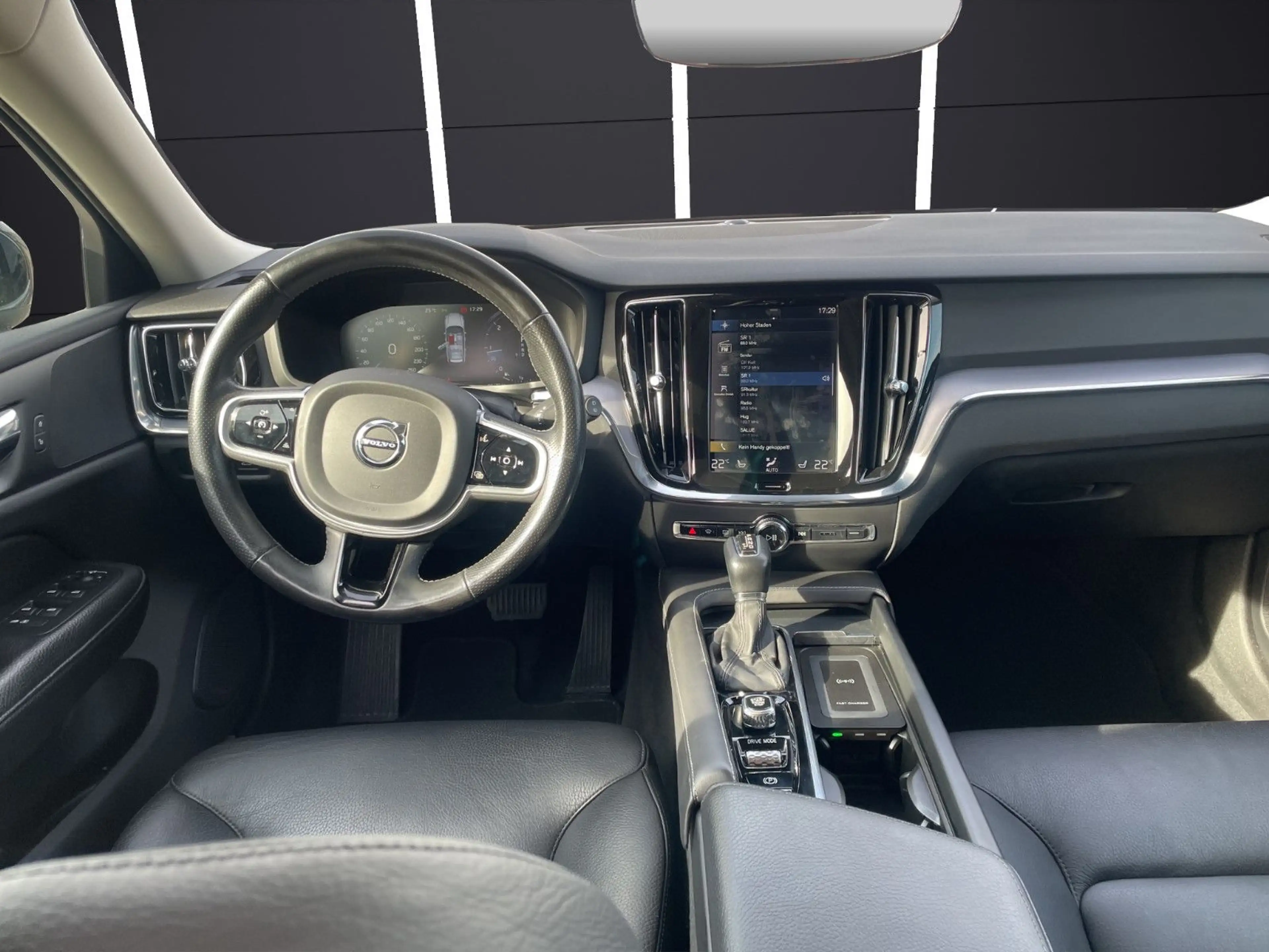 Volvo V60 Kombi Momentum*Apple CarPlay*Navi*Tempomat* — photo 13