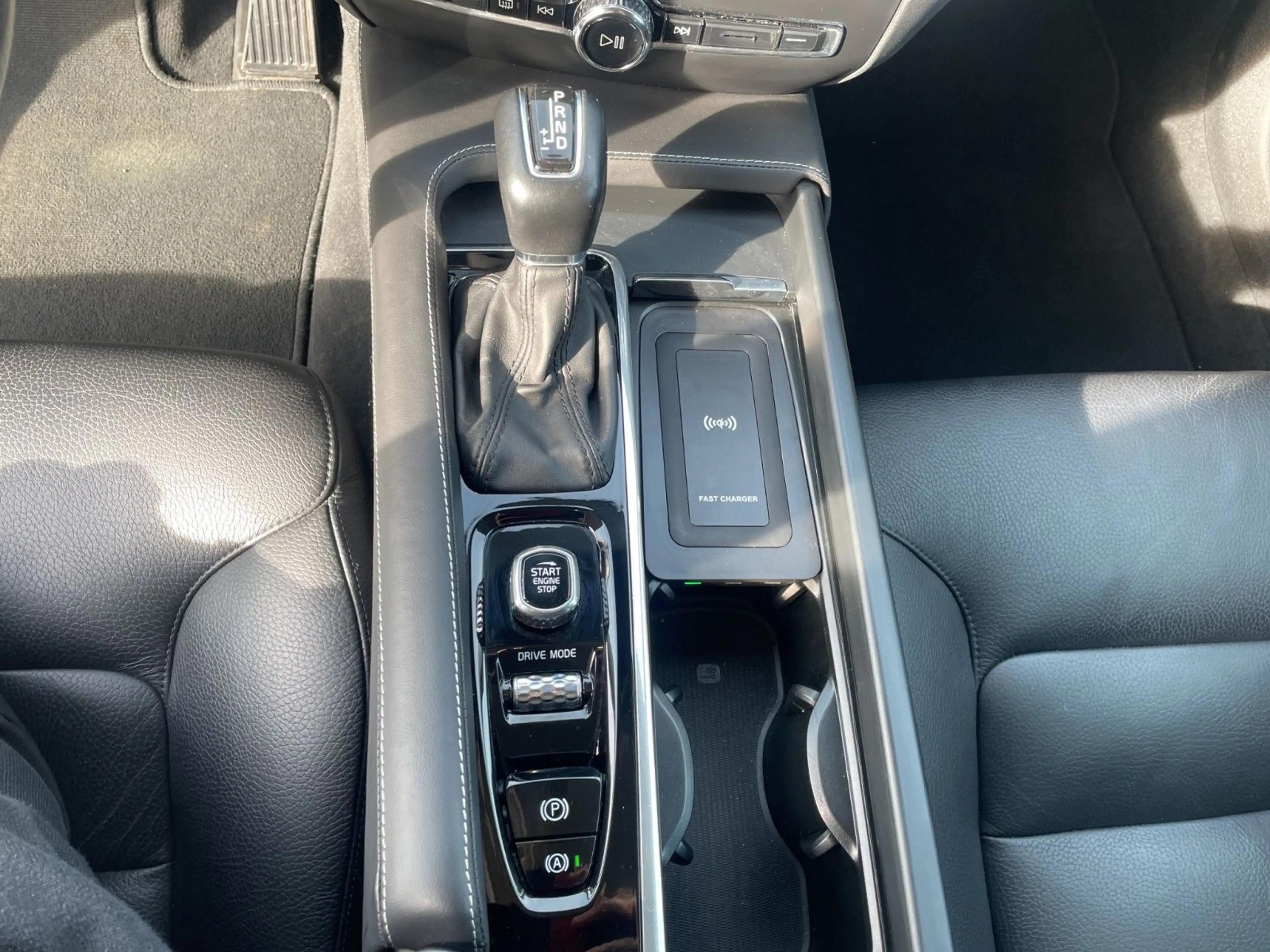 Volvo V60 Kombi Momentum*Apple CarPlay*Navi*Tempomat* — photo 14
