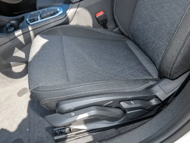 BMW 1 Series view 13