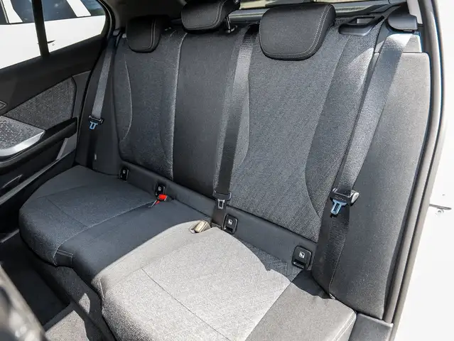 BMW 1 Series view 7