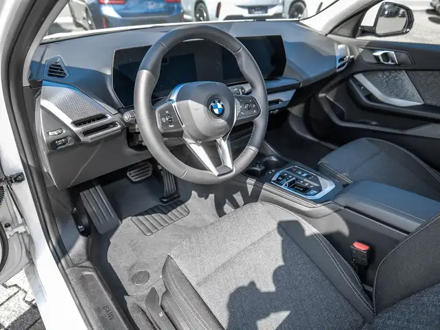 BMW 1 Series view 5
