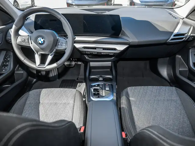 BMW 1 Series view 8