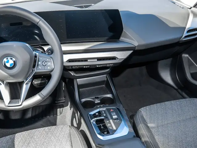 BMW 1 Series view 9