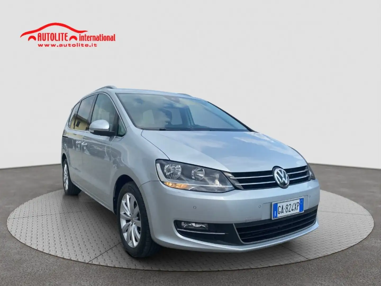 Volkswagen Sharan 2.0 TDI 150 CV SCR DSG Executive BlueMotion Tech. Plateado - 2