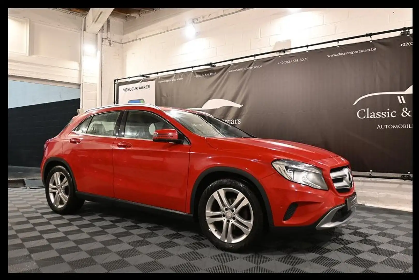 Mercedes-Benz GLA 200 EURO 6b / CUIR / GPS NAVIGATION / BLUETOOTH /PDC Kırmızı - 1