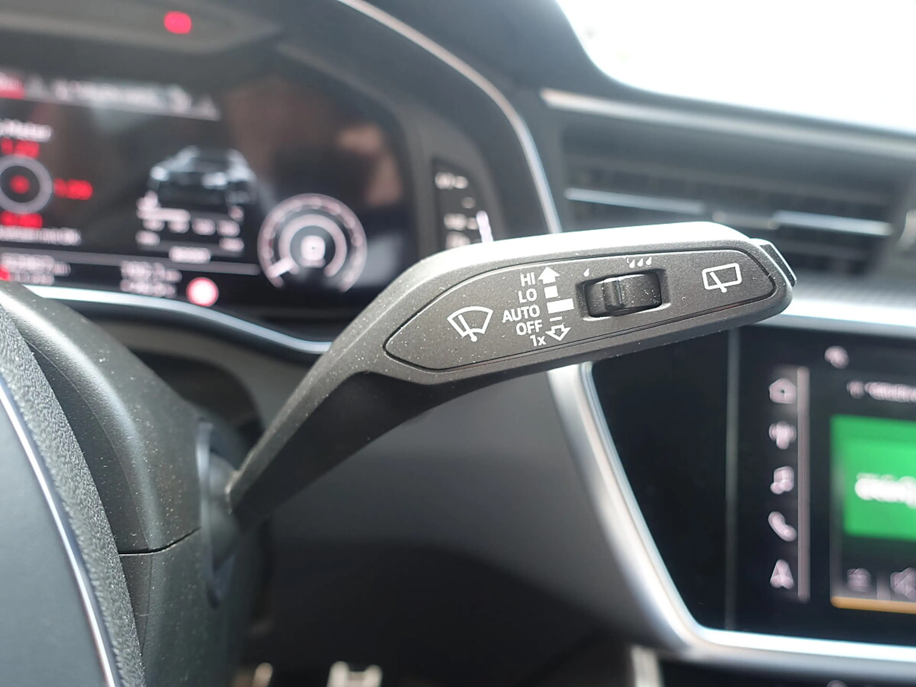 Audi RS6 Avant 4,0 TFSI quattro MHEV S-tronic — photo 15