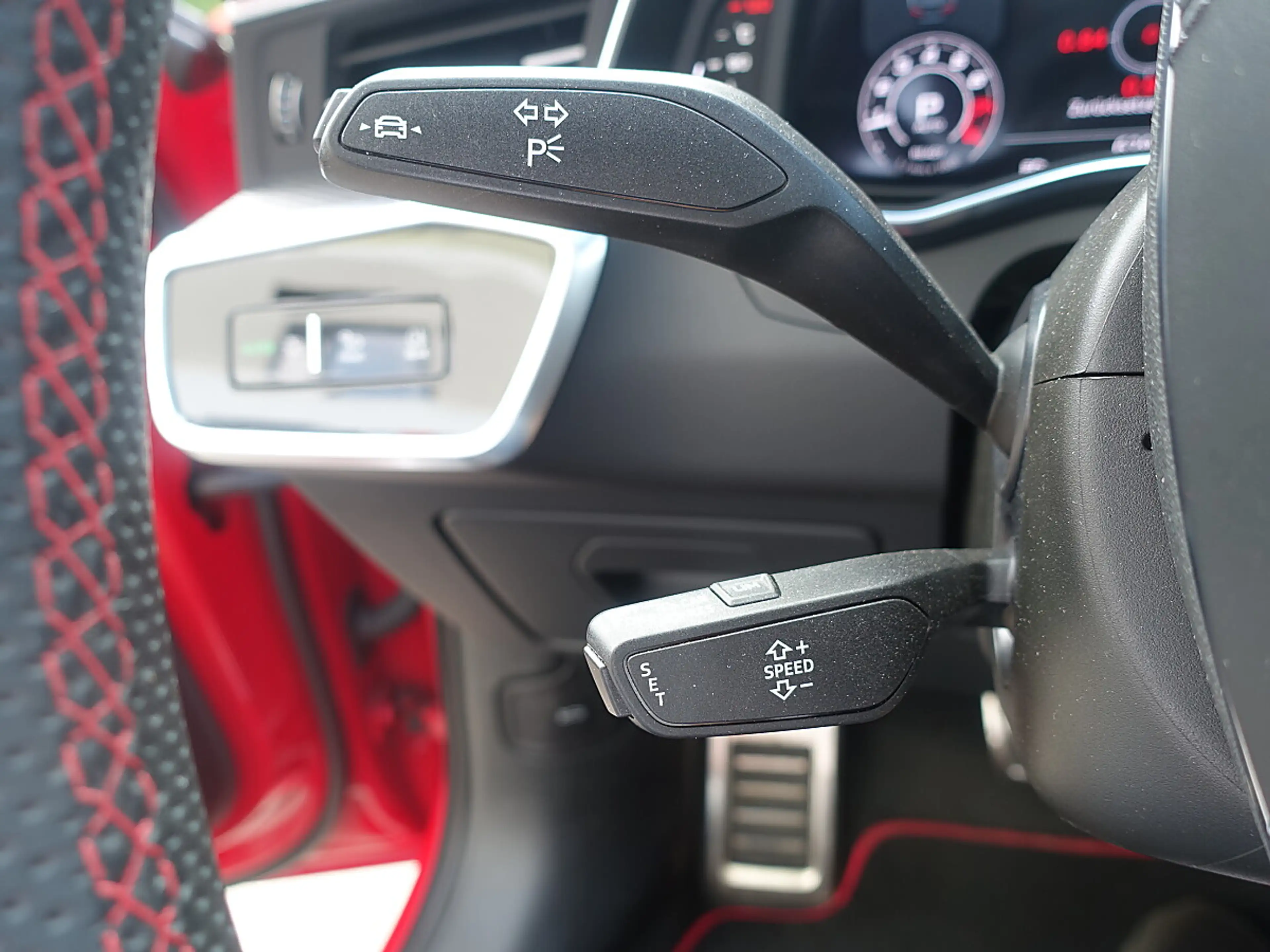Audi RS6 Avant 4,0 TFSI quattro MHEV S-tronic — photo 14