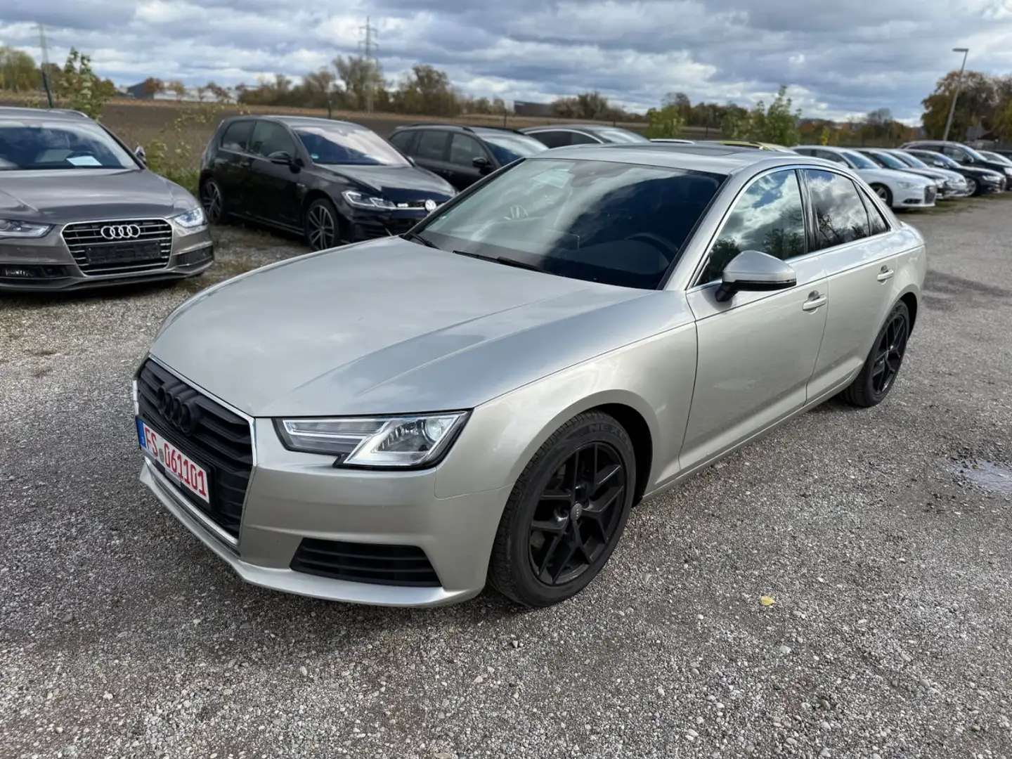 Audi A4 Lim. Virtuel Cockpit /Automatik / Schiebedach Silber - 1