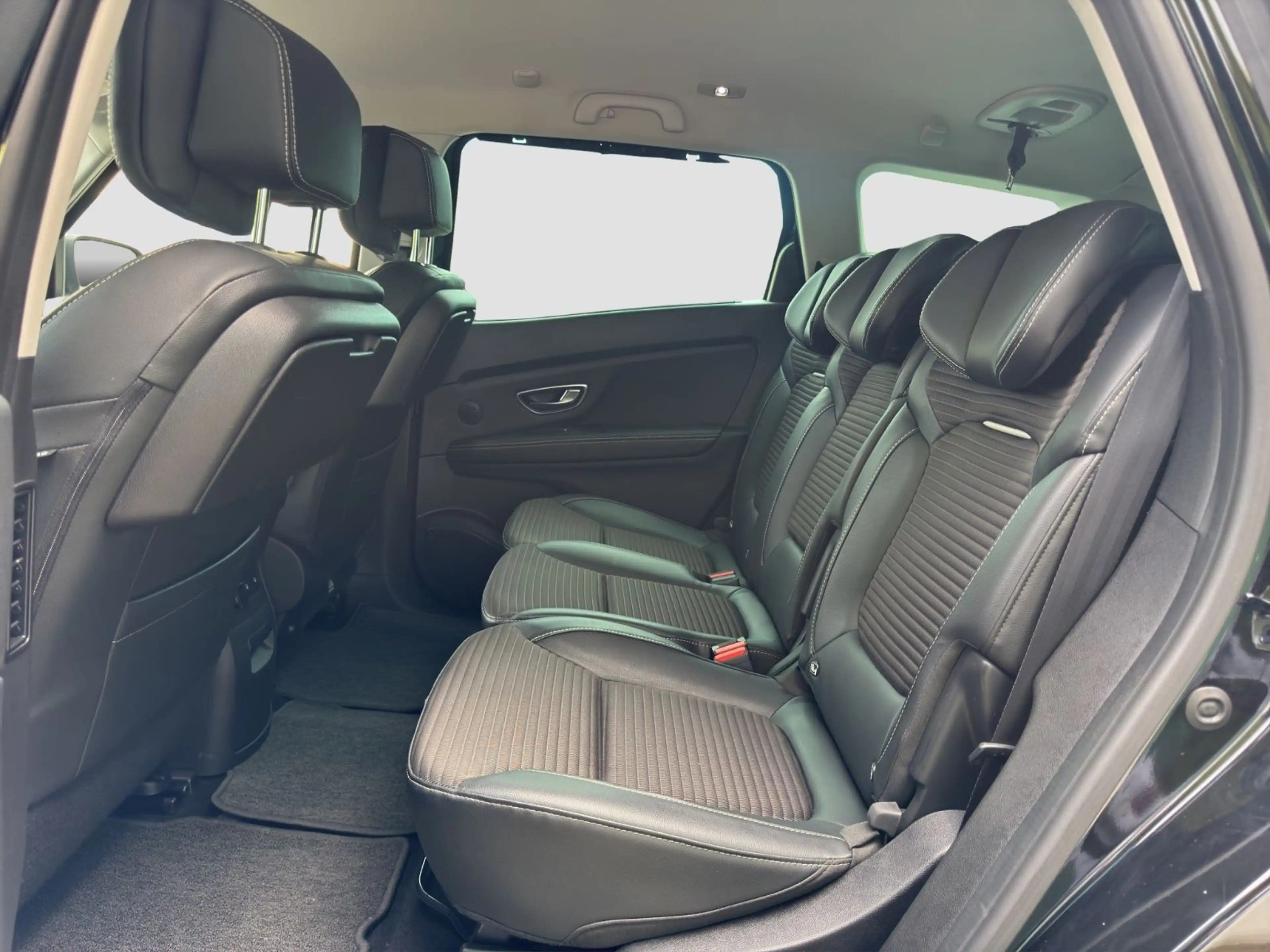 Renault Grand Scenic * Bose-Edition * 28.450 Km * — photo 26