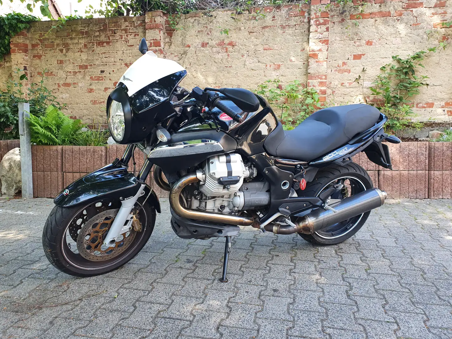 Moto Guzzi 1200 Sport Negru - 1