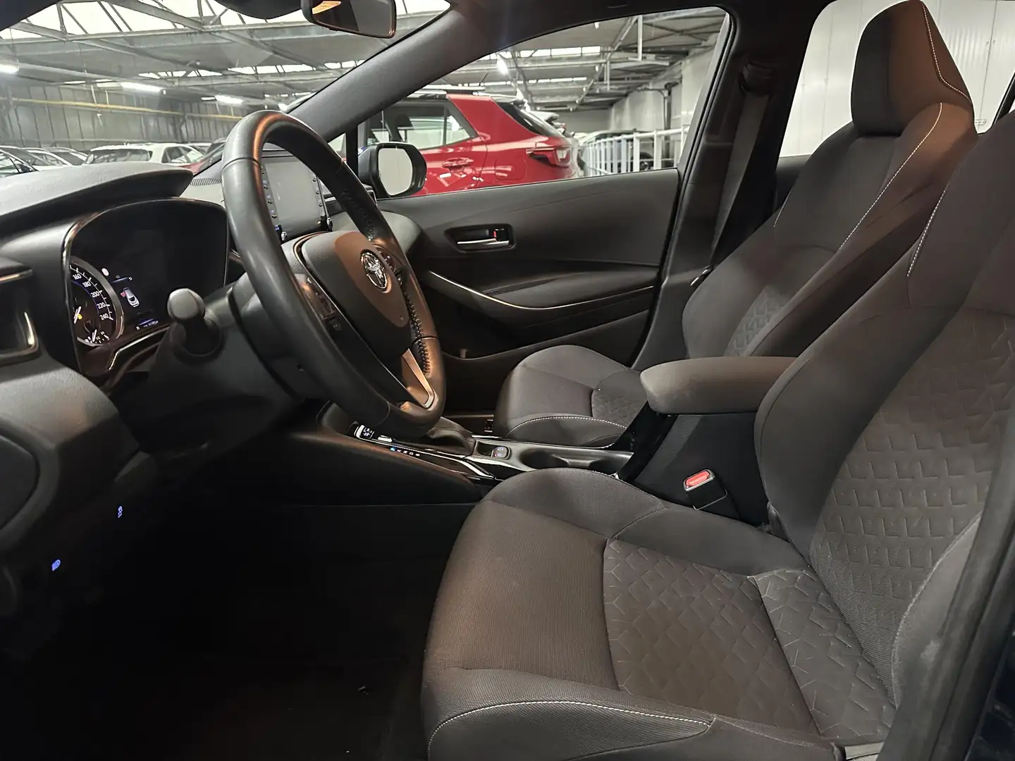 Toyota Corolla 1.8 Hybrid Active Blauw - 2