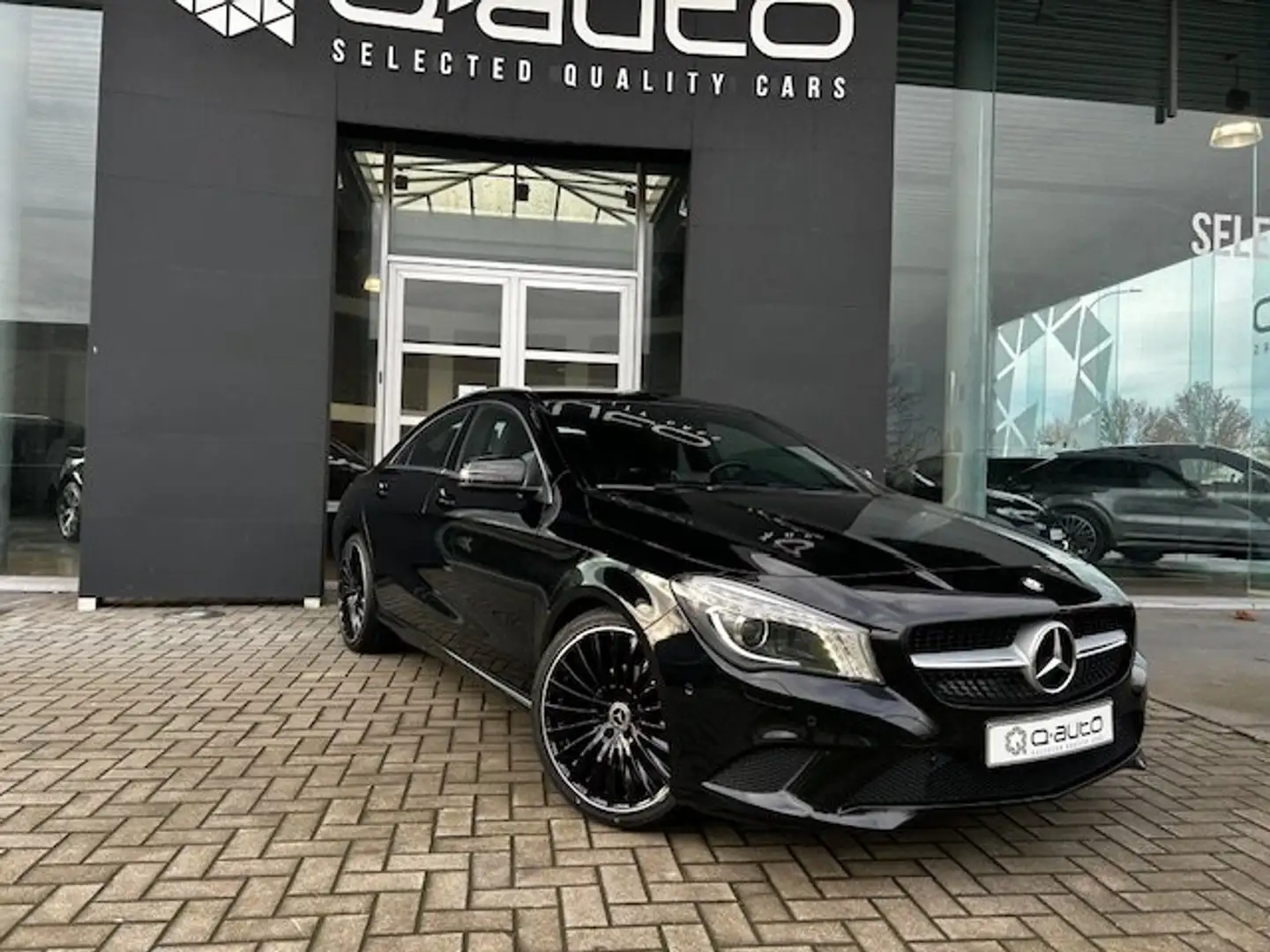Mercedes-Benz CLA 200 200 CDI coupé / GPS / PDC / 19" / LED Zwart - 2