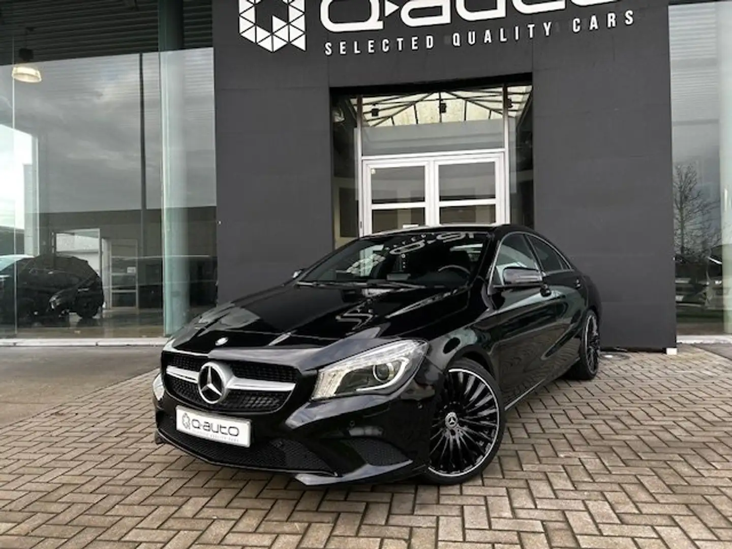 Mercedes-Benz CLA 200 200 CDI coupé / GPS / PDC / 19" / LED Zwart - 1