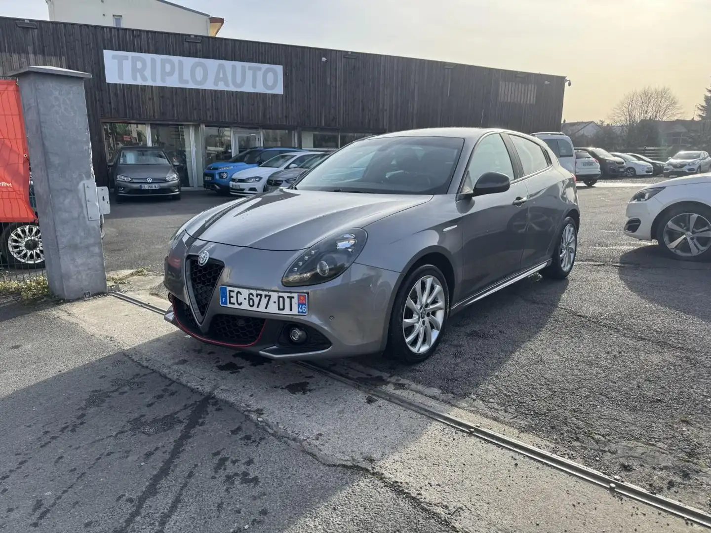 Alfa Romeo Giulietta 1.4 TB MultiAir - 150 S\u0026S Lusso Gps + Clim +  Gris - 1