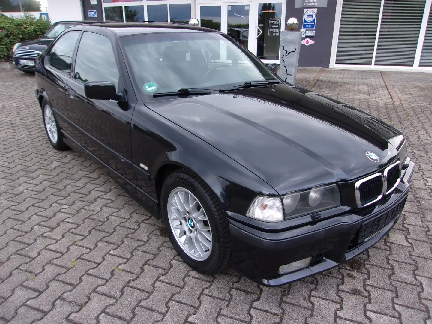 BMW 316 i Compact Sport Edition Schwarz - 1