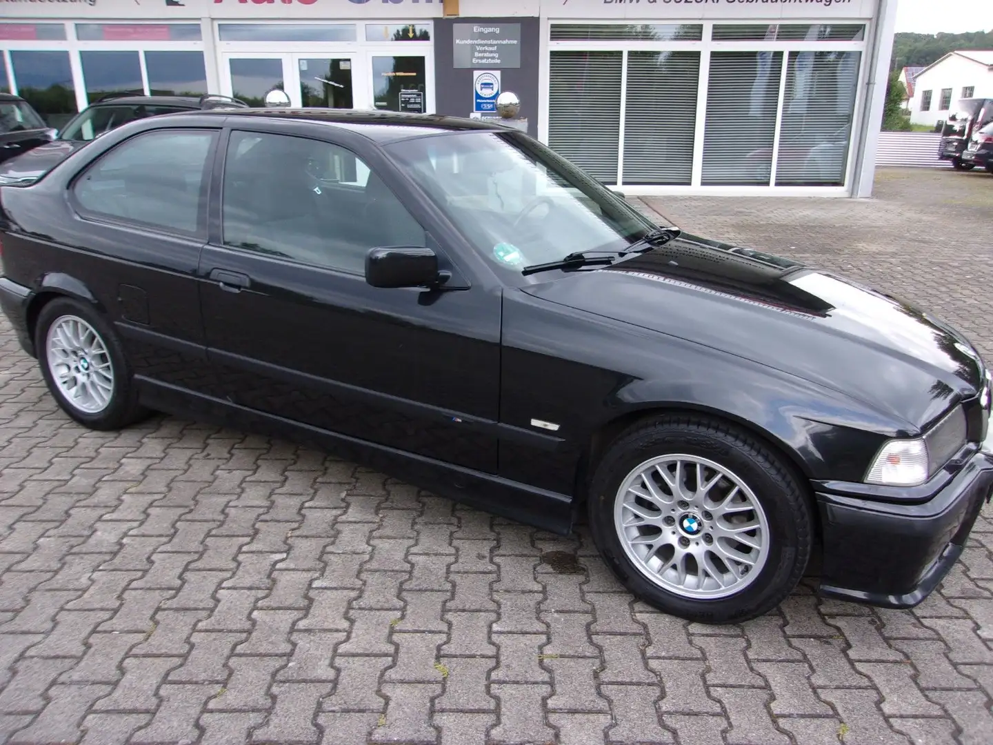 BMW 316 i Compact Sport Edition Schwarz - 2