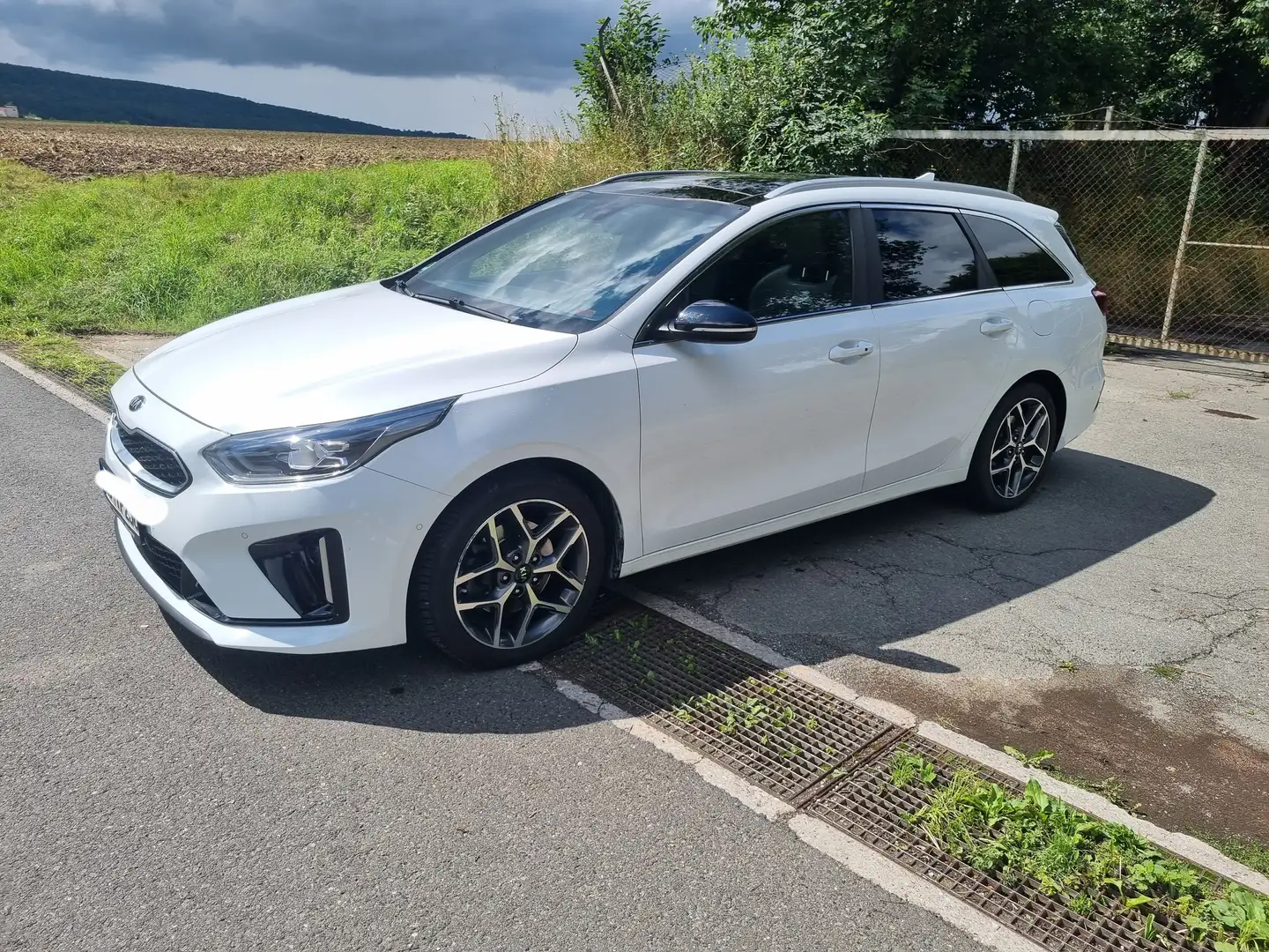 Kia Ceed SW / cee'd SW Ceed SW 1.4 T-GDI OPF GT Line White - 1