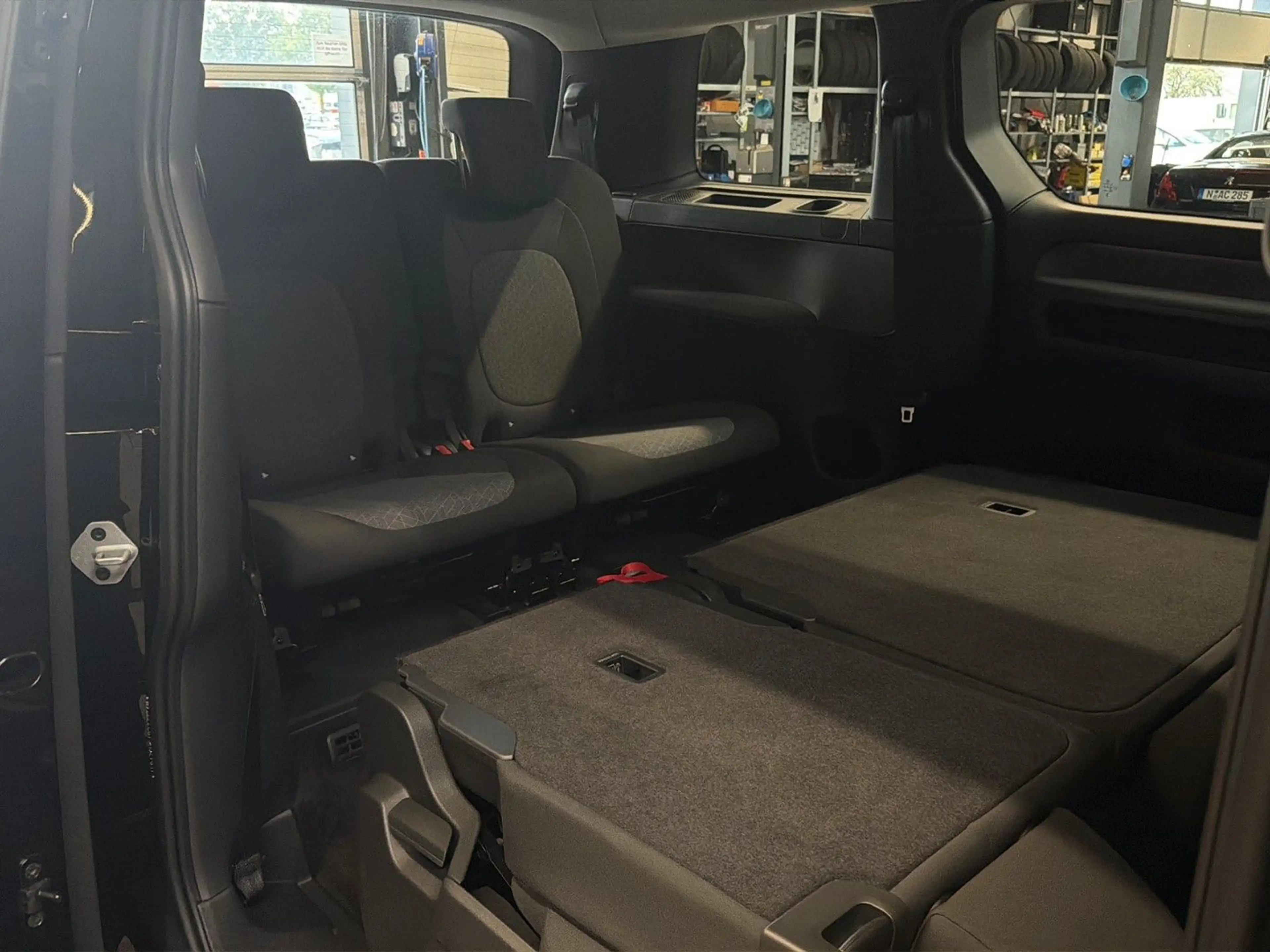 Volkswagen ID. Buzz Bus Pro LR AHK ACC SHZ RFK H/K IQ.Light — photo 10