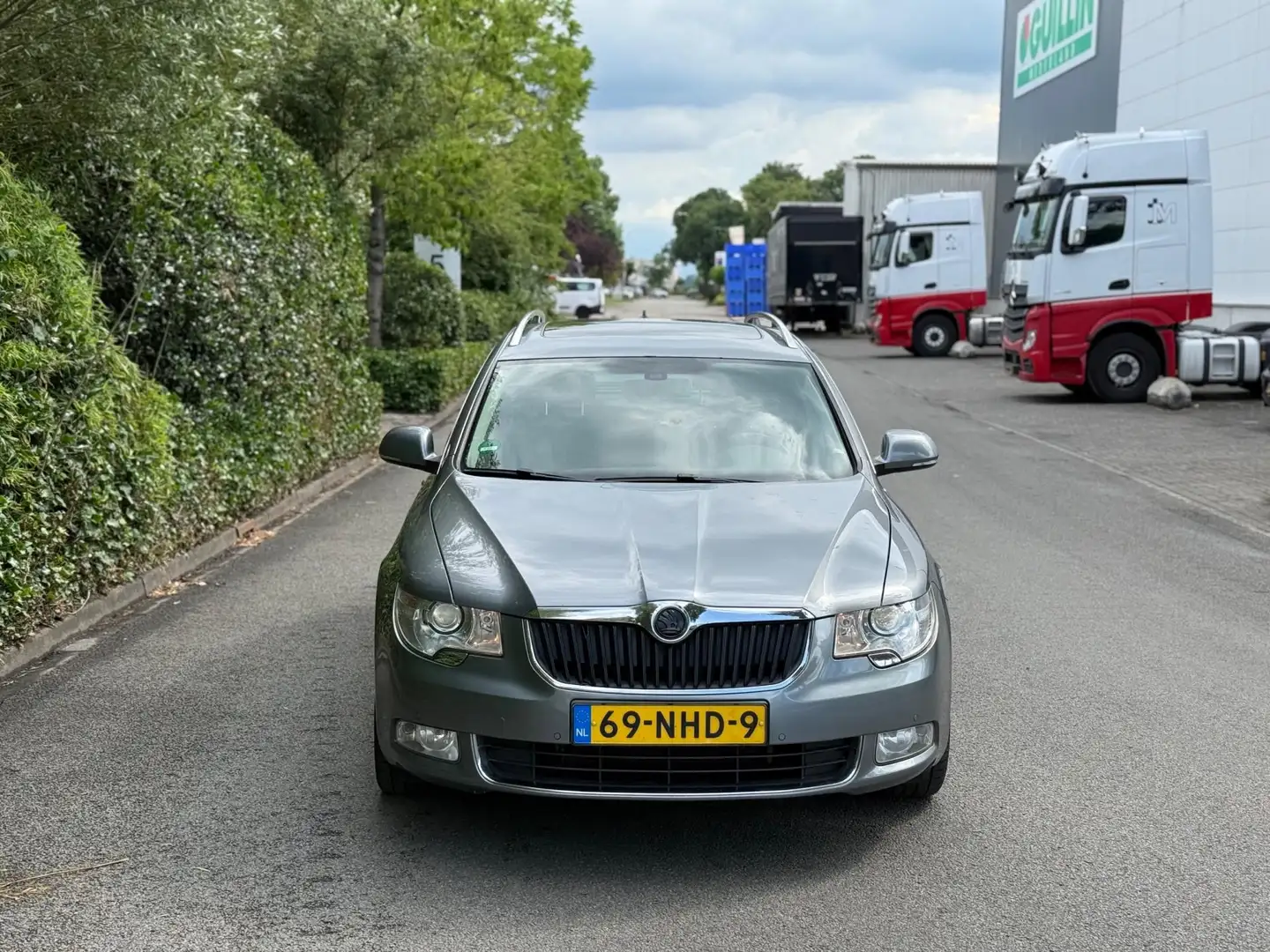 Skoda Superb Combi 1.8 TSI Elegance XENON/PANORAMA/NAVIGATIE! E Gris - 2