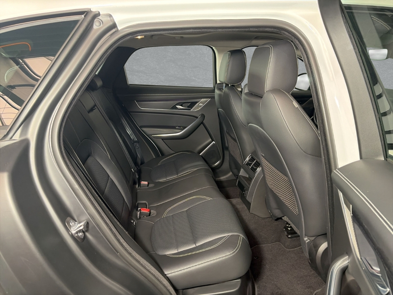 Jaguar F-Pace P250 R-Dynamic S AWD *Pano* *LHZ* *Black-Pack* — photo 5
