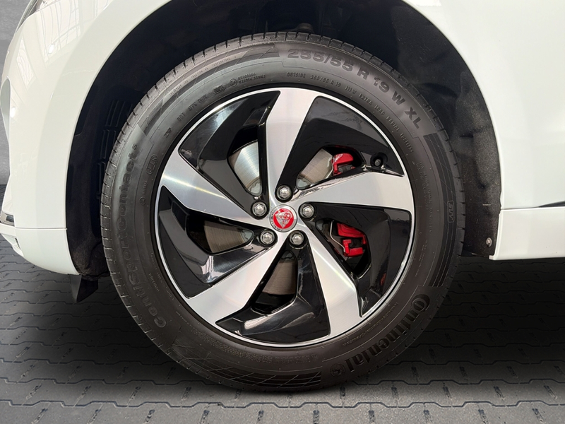 Jaguar F-Pace P250 R-Dynamic S AWD *Pano* *LHZ* *Black-Pack* — photo 9
