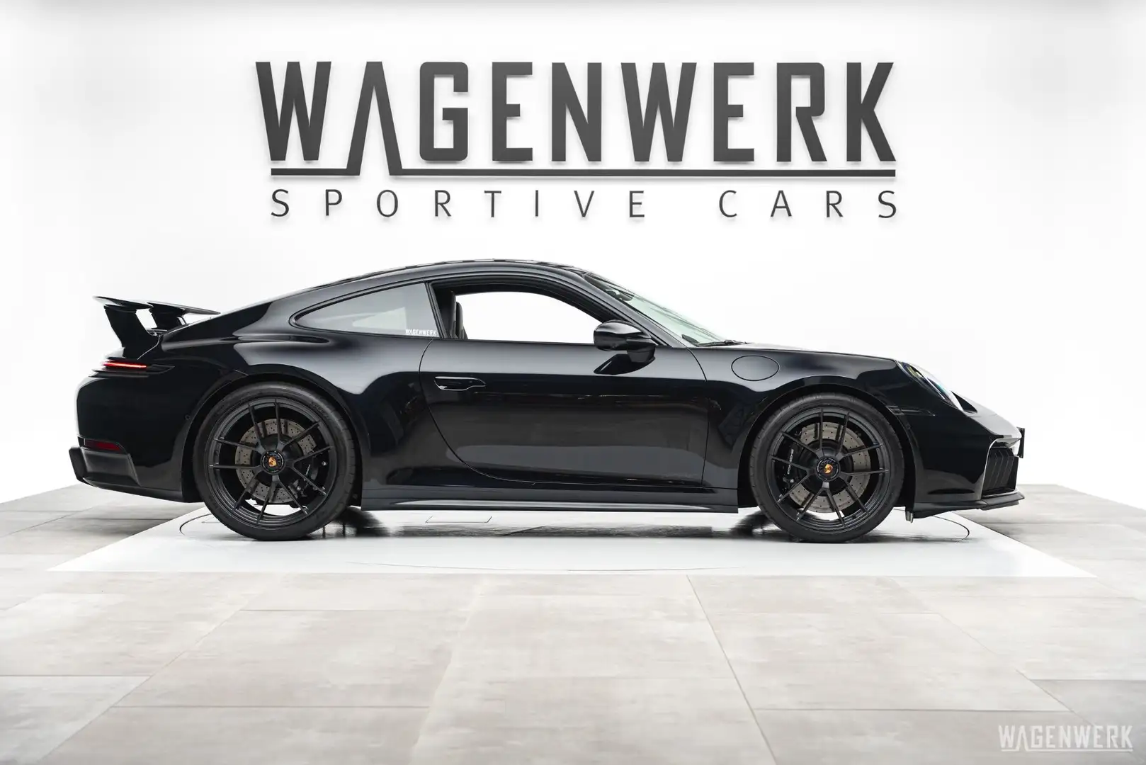 Porsche 992 992.2 Carrera GTS 3.6 T-Hybrid AEROKIT CARBON BOS Schwarz - 2