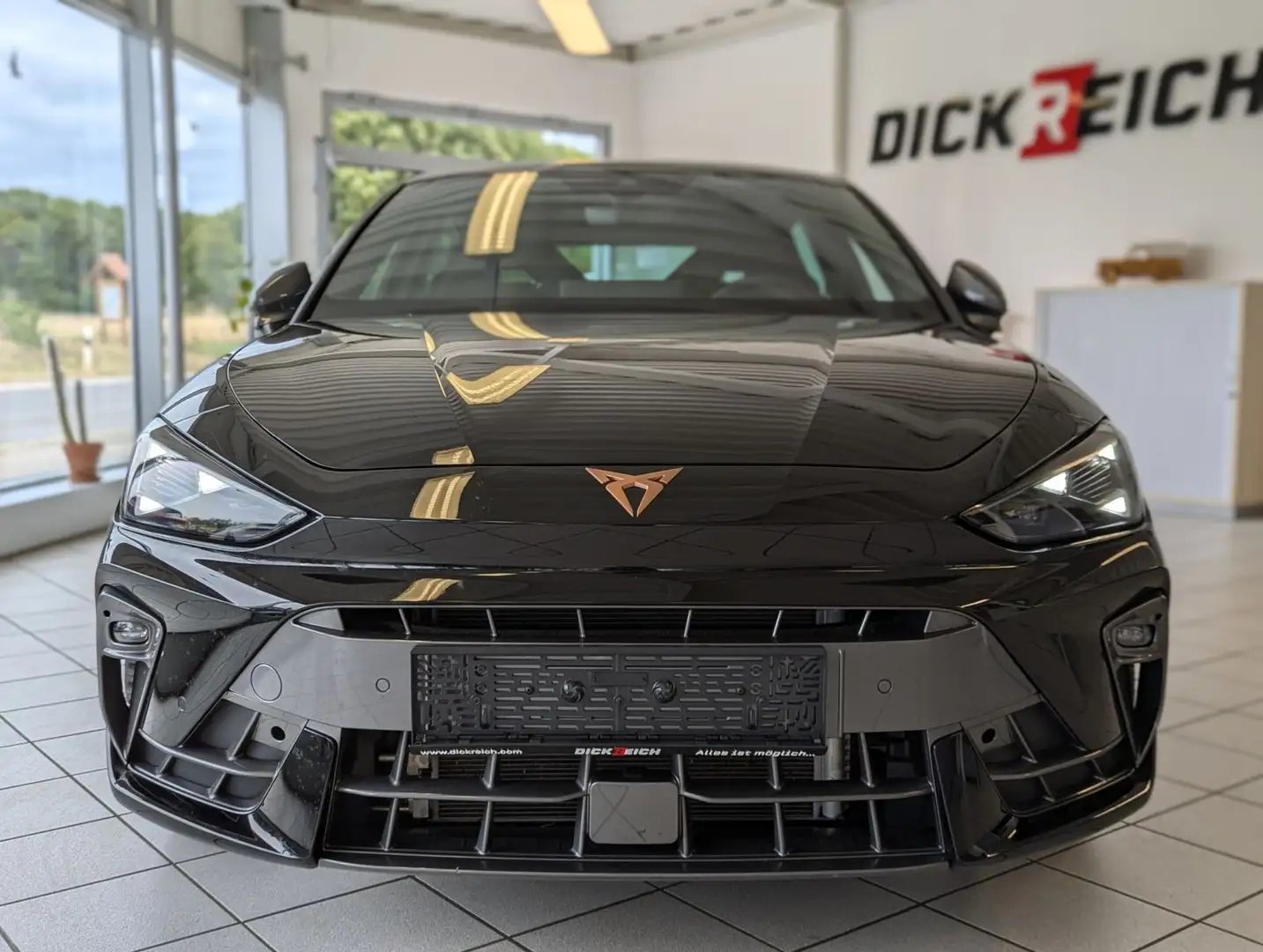 CUPRA Leon 1.5 eTSI DSG Dynamic-Edge-Assist-XL Memory Negro - 2