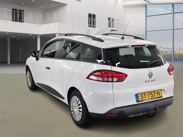 Renault Clio view 4