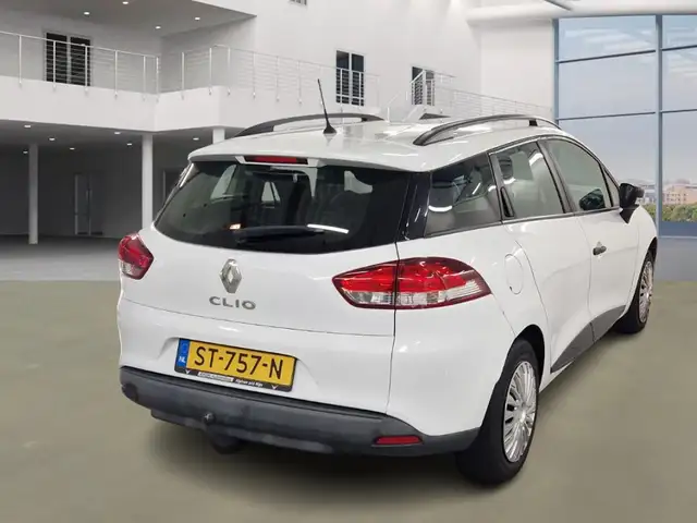 Renault Clio view 3