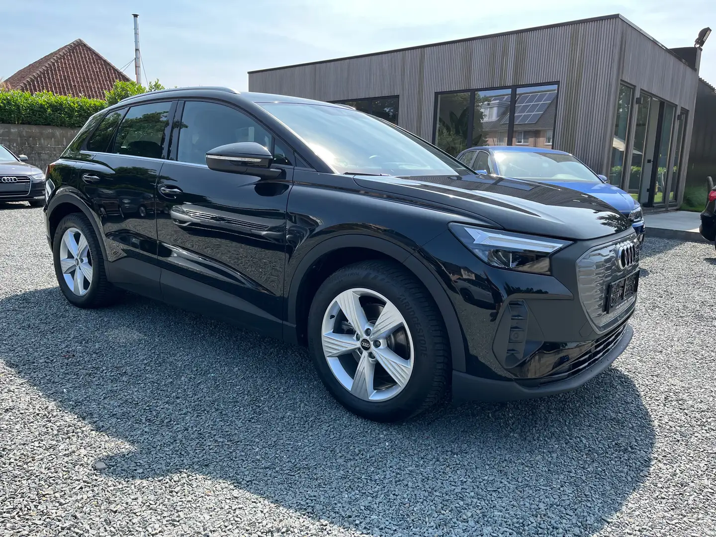 Audi Q4 e-tron 55 kWh 35 Attraction 13700km !!!! Noir - 1