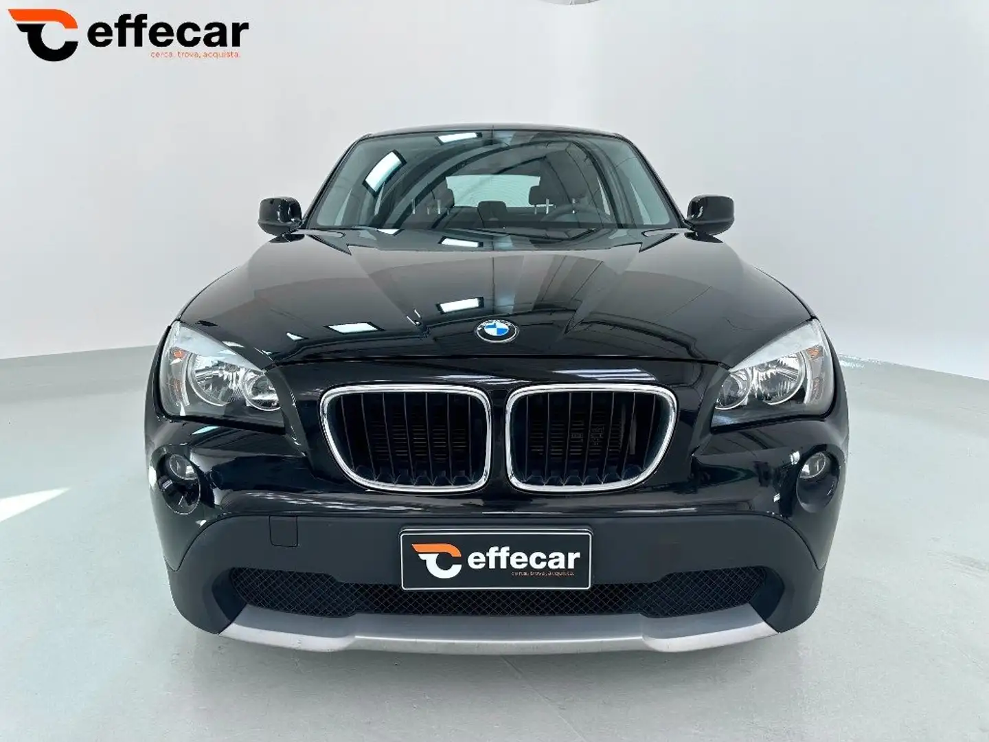 BMW X1 xDrive18d Futura Nero - 2