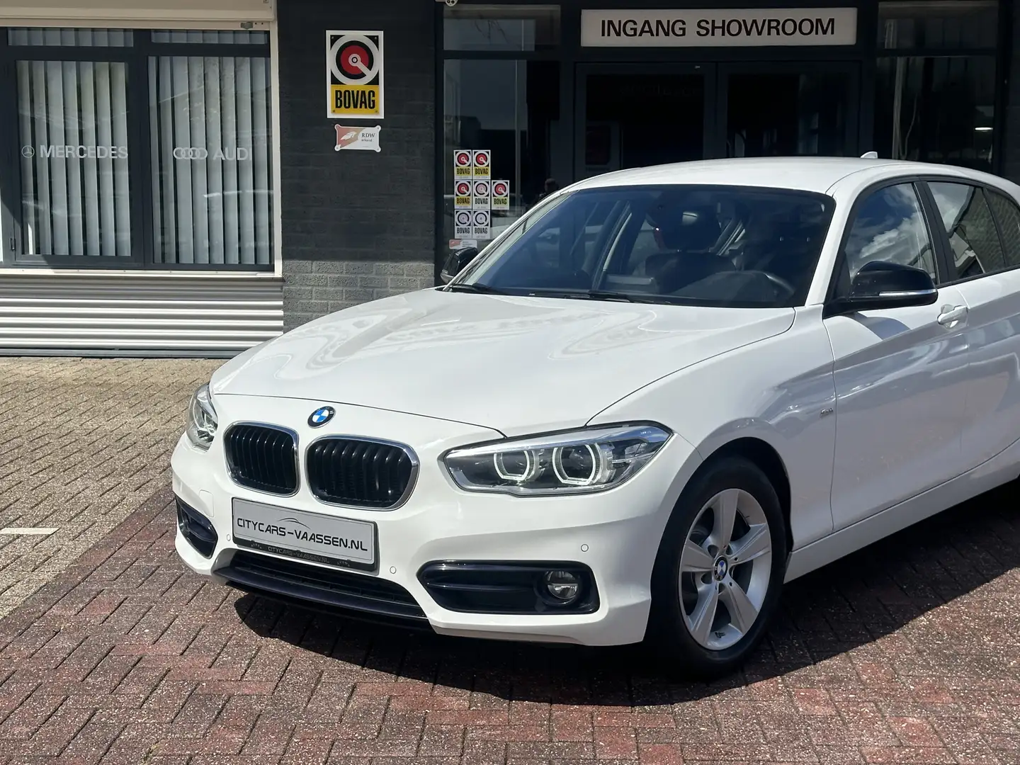 BMW 118 1-serie 118i Edition Sport Line Shadow High Execut Wit - 2