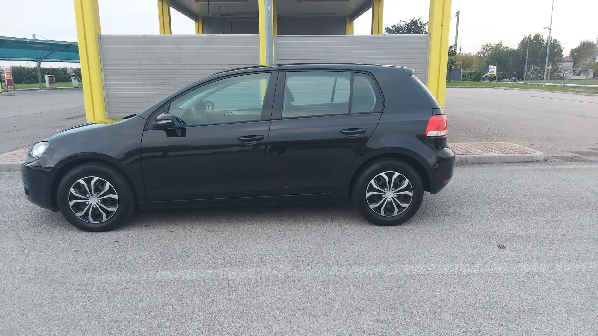 Volkswagen Golf 5p 1.6 tdi Trendline - 2