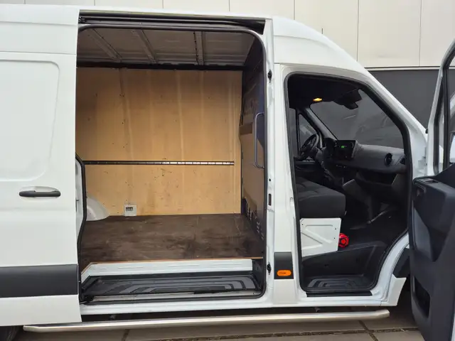 Mercedes-Benz Sprinter view 10