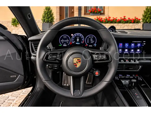 Porsche 911 view 10