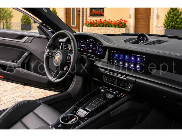 Porsche 911 view 6