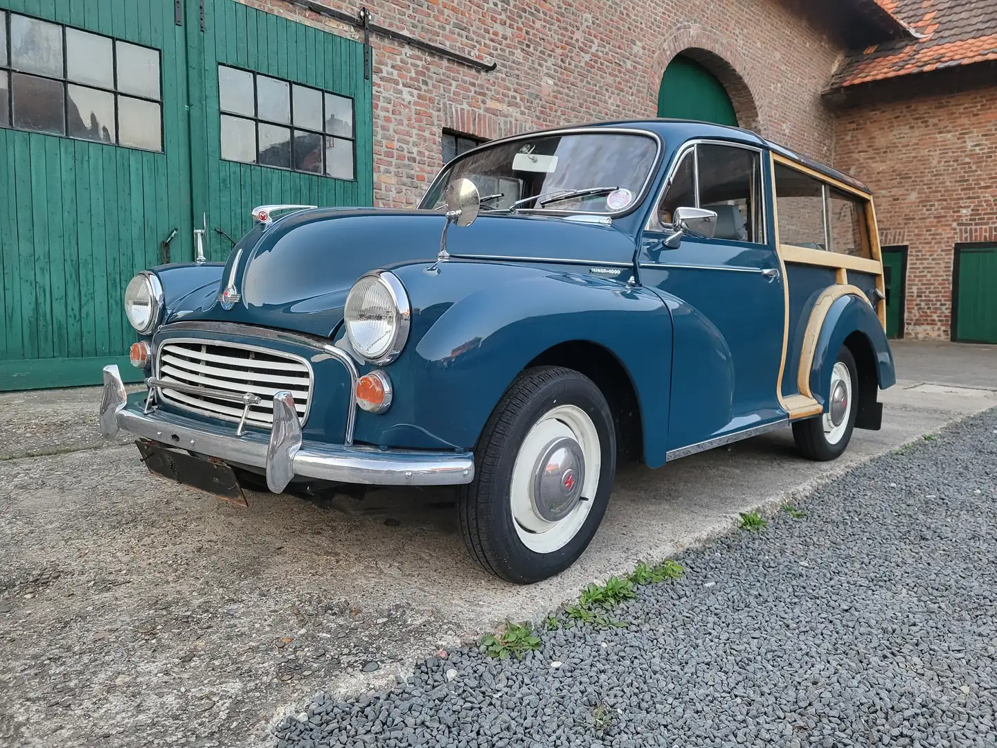 MINI Morris Minor Traveller Woody Clubman Estate Blau - 2
