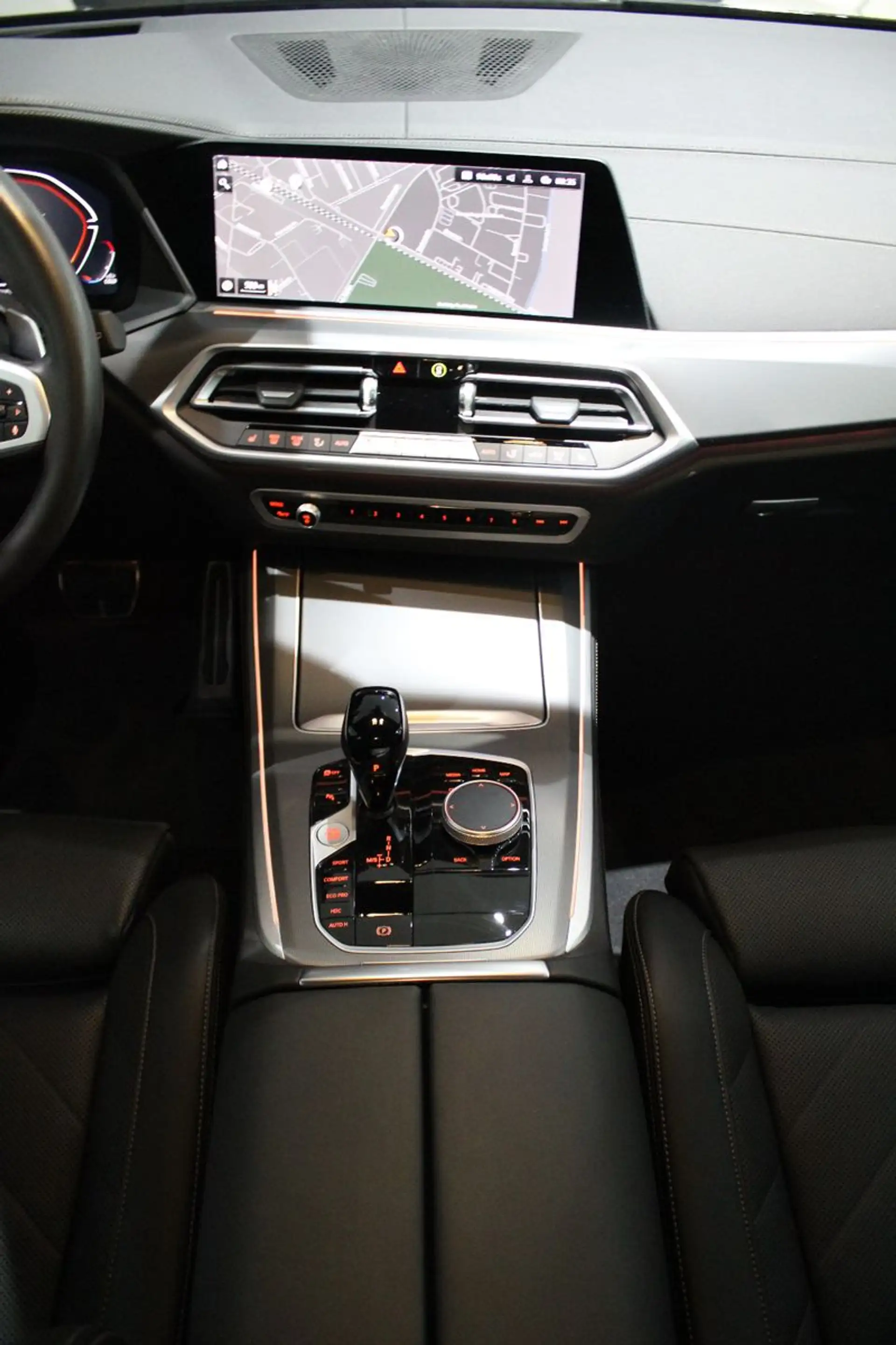 BMW X5 xDrive40d M-SPORTPAKET INDIVIDUAL *I.HAND* — photo 6