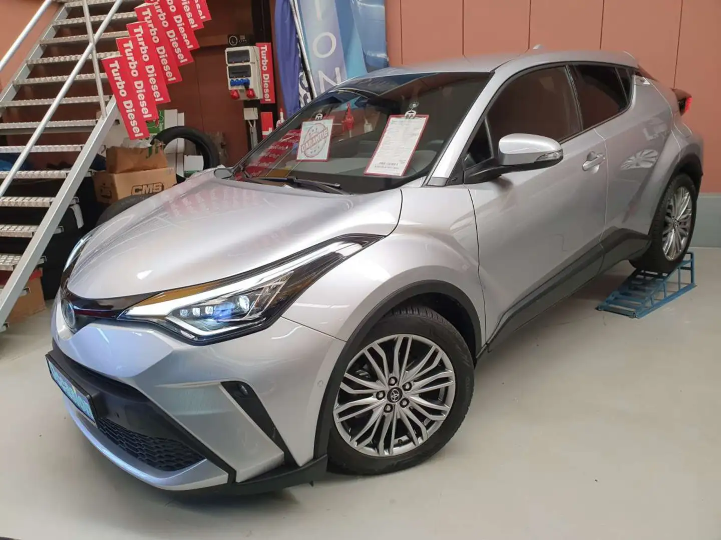 Toyota C-HR 1.8 HYBRIDE C-HIC MONO-TONE + NAVI Gris - 1