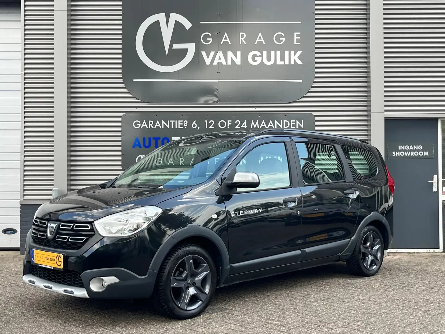 Dacia Lodgy 1.6 SCe 102PK Stepway 7pers. Airco,CruiseControl,N Zwart - 1