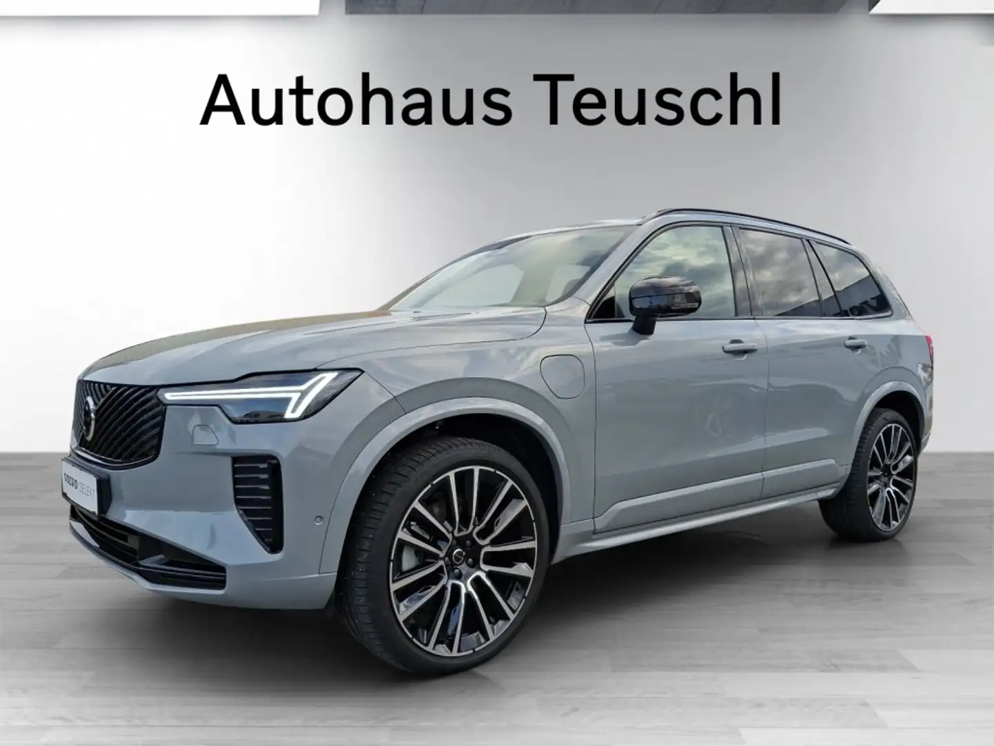Volvo XC90 Ultra, T8 AWD Plug-in Hybrid, Elektrisch/Benzin, Dark, 7 Sit Grau - 1
