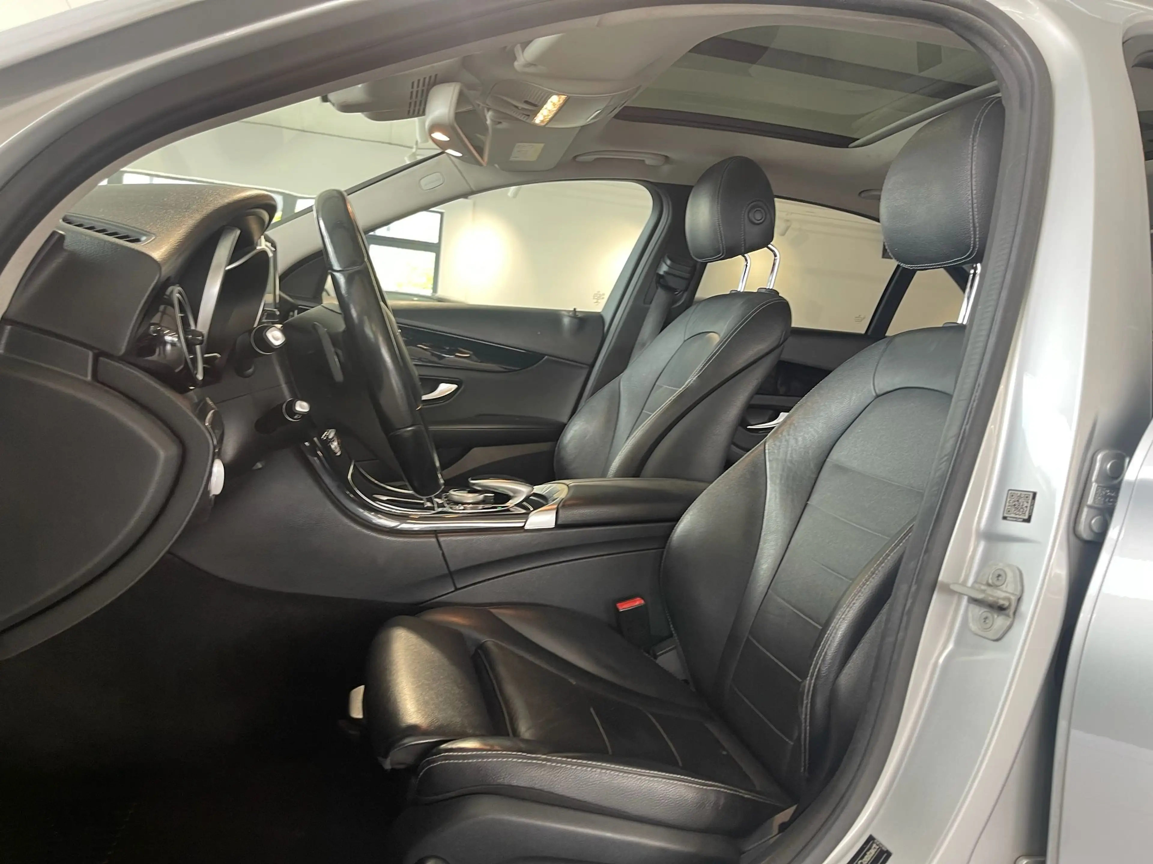 Mercedes-Benz C 220 d*BOITE AUTO*TOIT PANO*CUIR*GPS*CLIM*XENON — photo 8