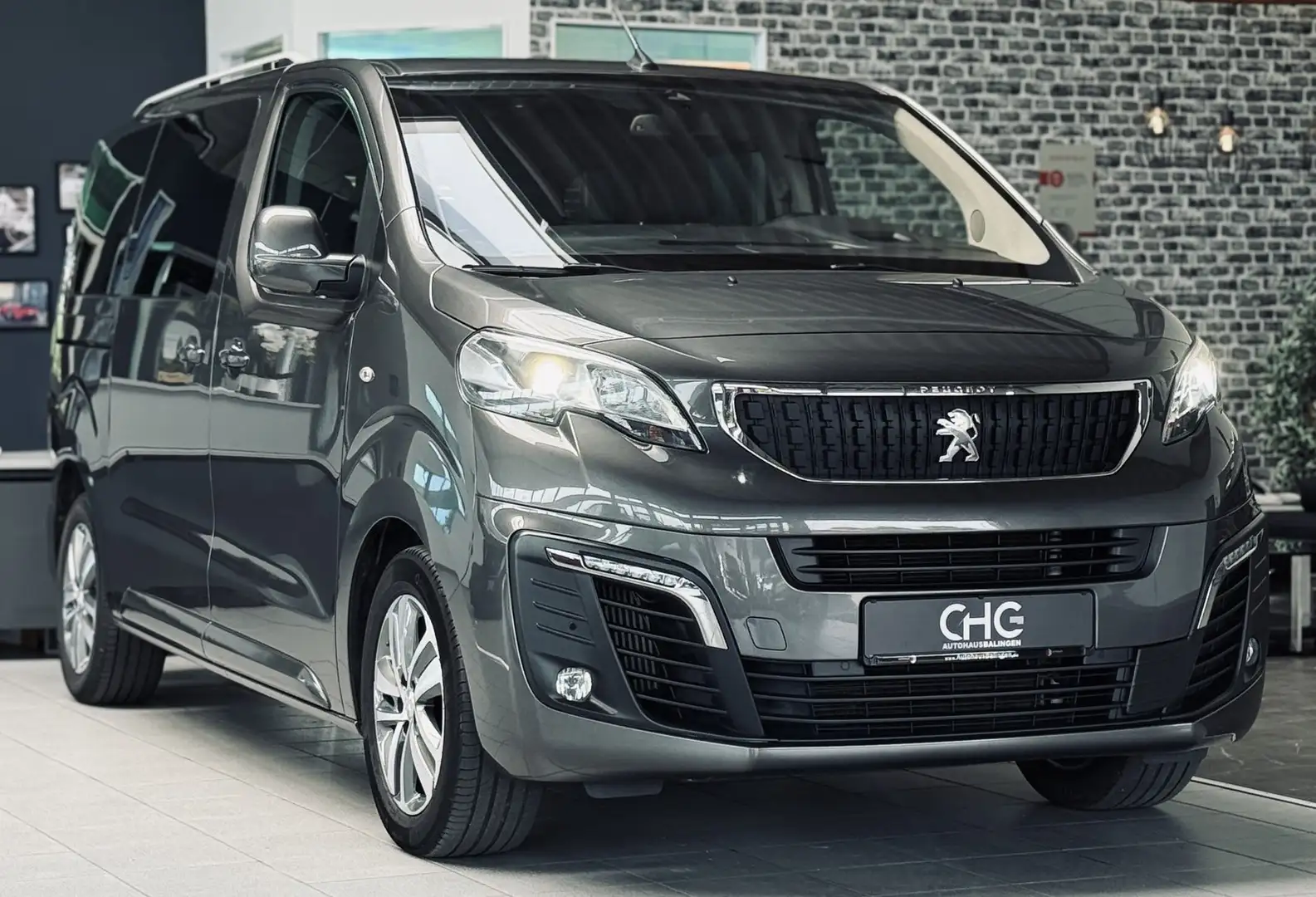 Peugeot Traveller Business VIP L2 |6-Sitzer|Leder|AHK| Gris - 1